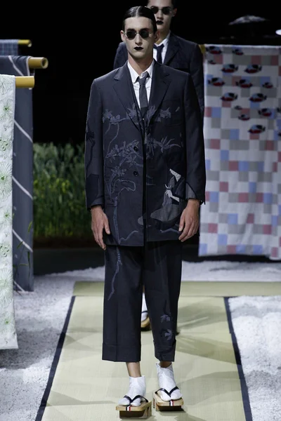 Look 12